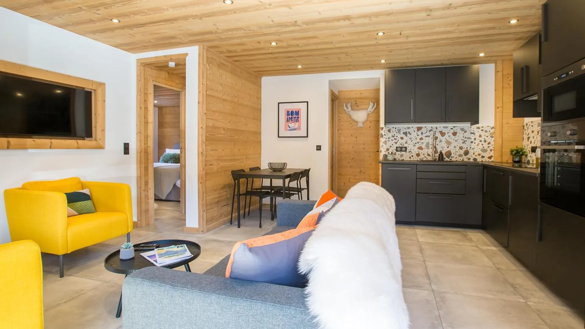 Contemporary 2 Bed Apartment In Central Morzine