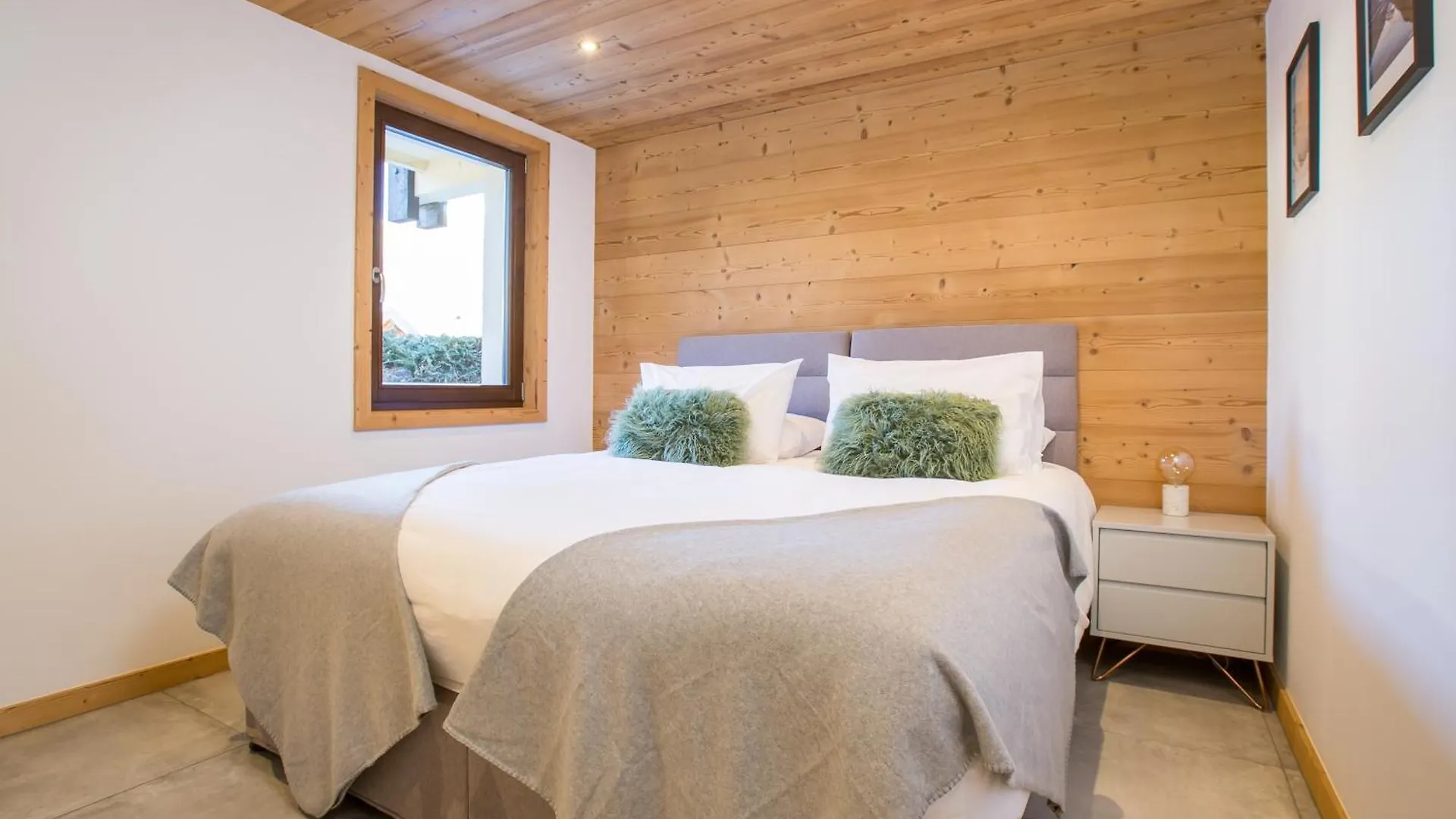 Contemporary 2 Bed Apartment In Central Morzine France
