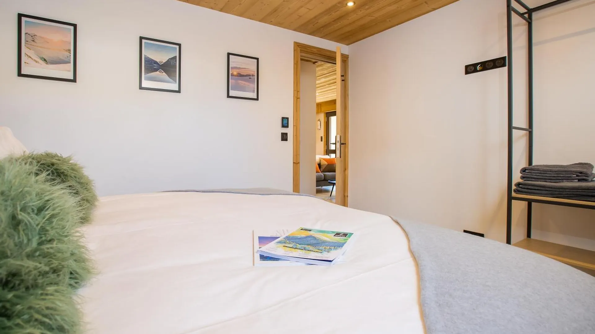 Contemporary 2 Bed Apartment In Central Morzine
